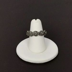 Silver Floral Eternity Ring Stamped Size 7.